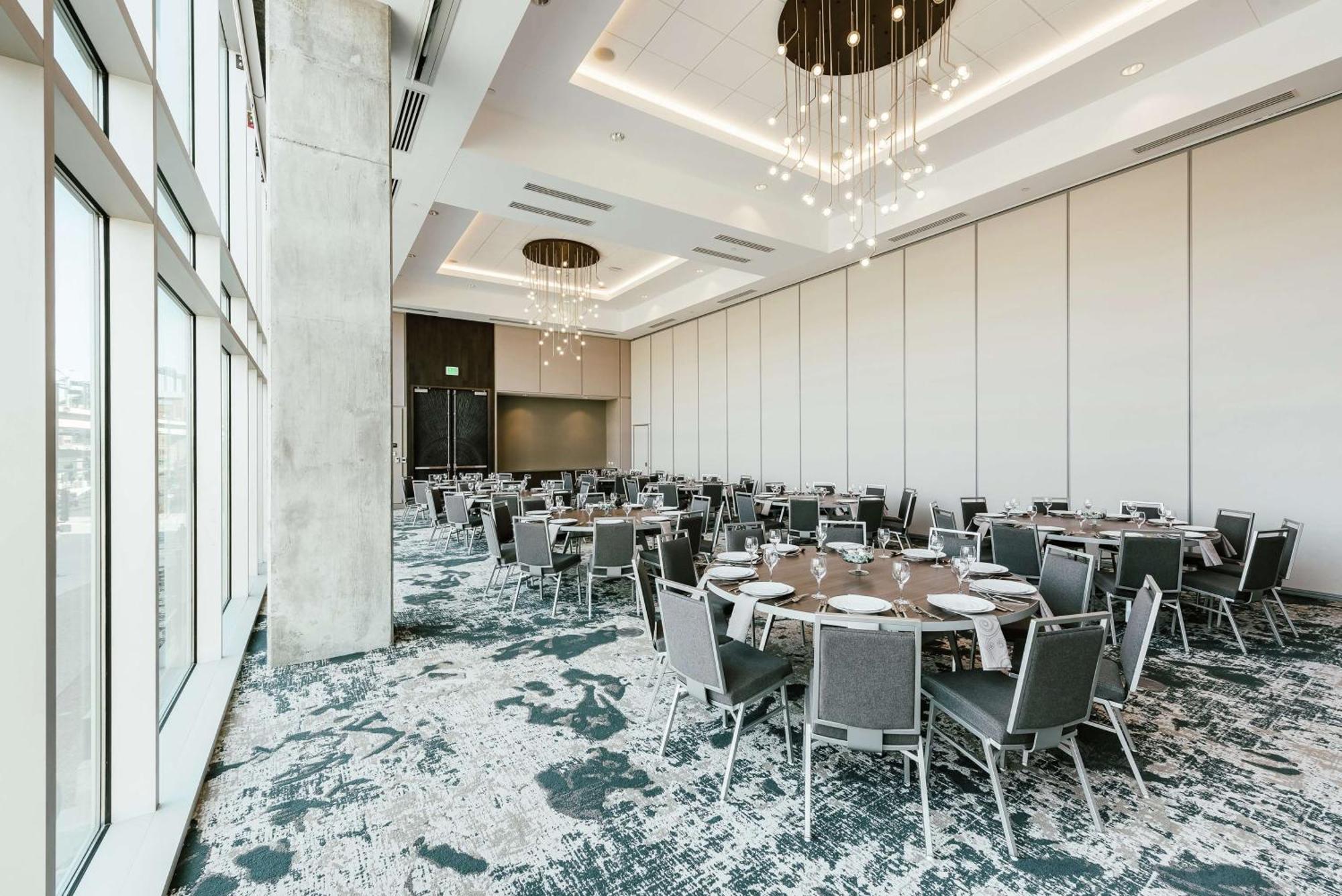 Hilton Garden Union Station Hotel 3*